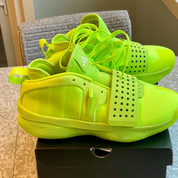 ADIDAS Boys 5.5 DAME 8 EXTPLY J Neon Lime Green Basketball Shoes Damian Lillard - Picture 1 of 11